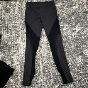 Koral black leggings